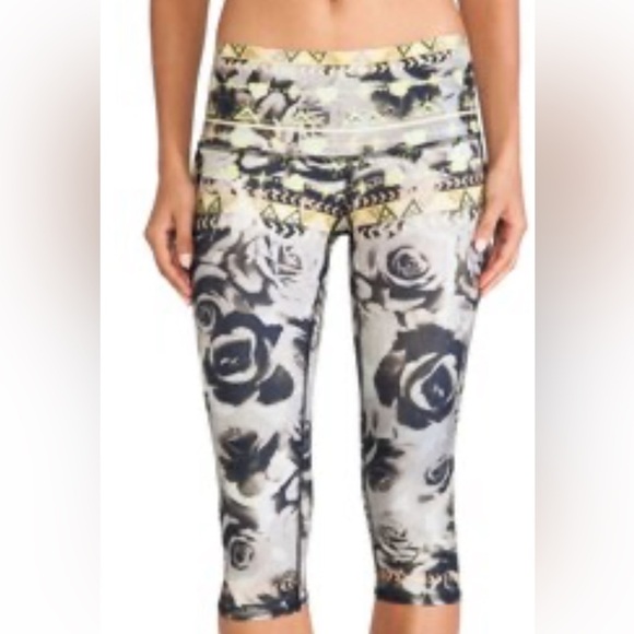 Teeki Desert Rose Capri XS gold/black yoga recycled bottles - Picture 1 of 6